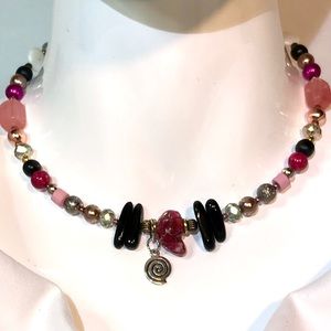 Handmade Necklace with Vintage and Modern Elements (N01-5H)